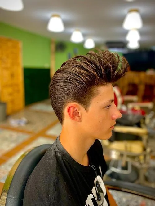  Haircut of a customer