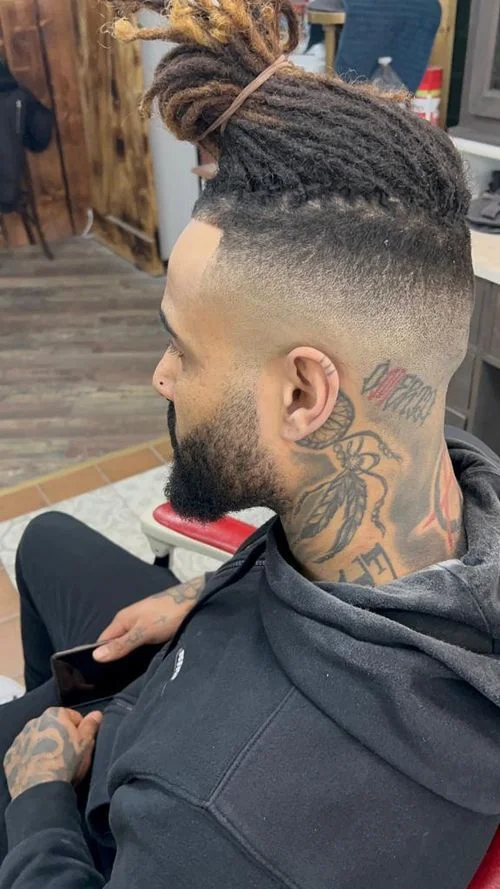  Haircut of a customer
