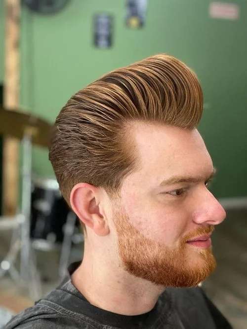  Haircut of a customer